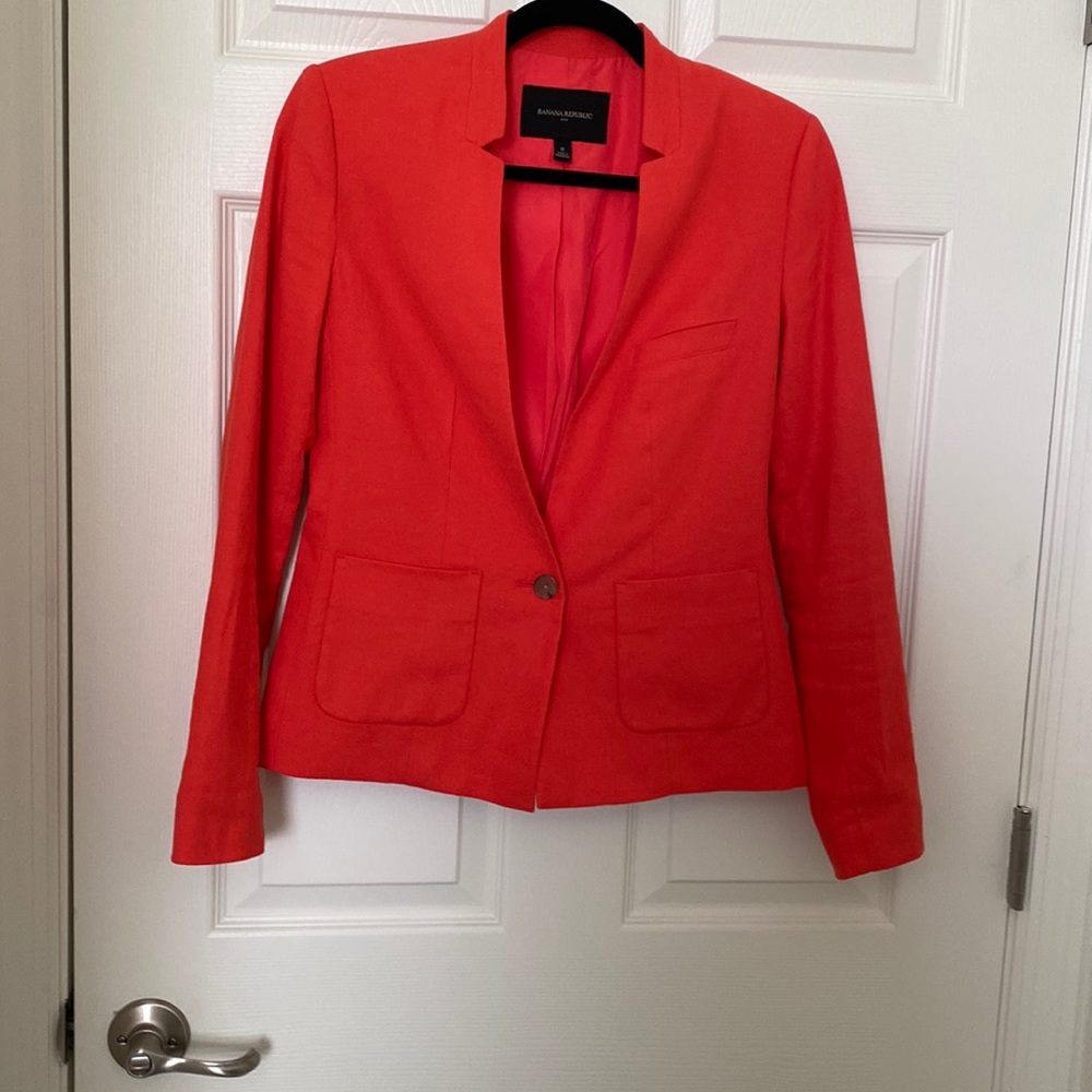 Banana Republic Coral jacket size 0, linen/cotton/spandex.